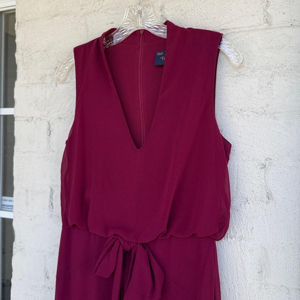 NWOT Just…Taylor Burgundy Sleeveless Chiffon Hi-Low Fit & Flare Dress Size 6 - Picture 5 of 12